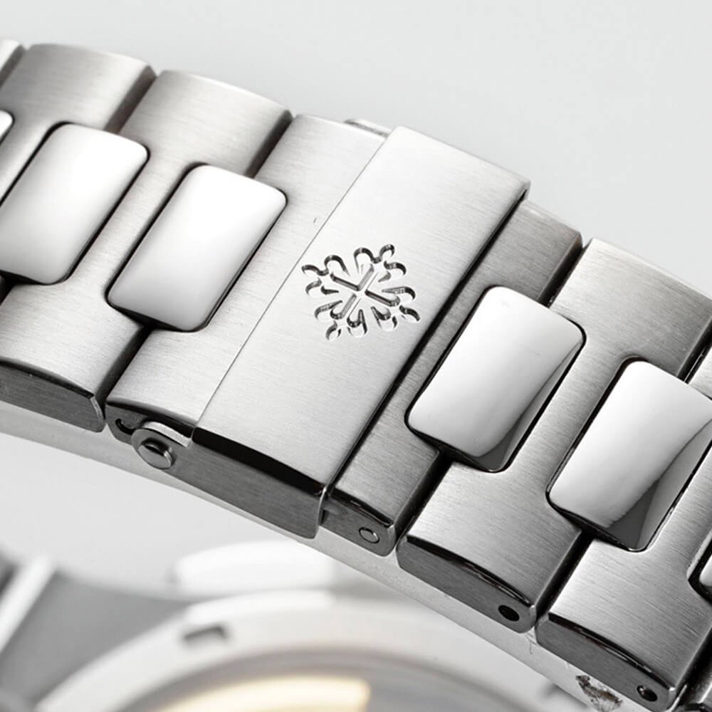 Patek Philippe Nautilus 5990/1A